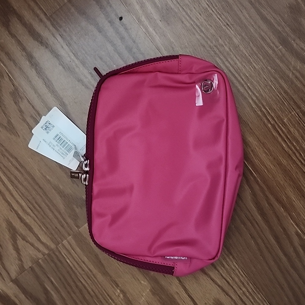 Lululemon belt bag Barbie pink New Everywhere belt bag
